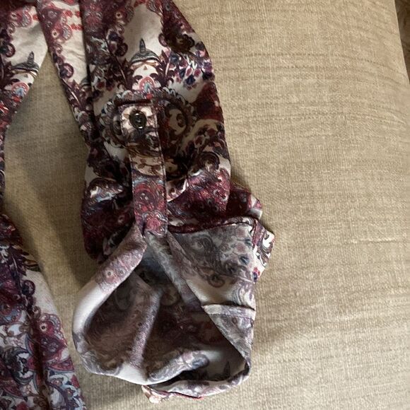 Intermix Silk Long Sleeve Romper in Paisley Print. Size P (XS). - Picture 4 of 7